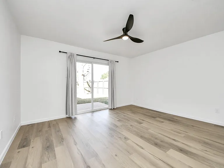 3305 Avenue R — Photo 10