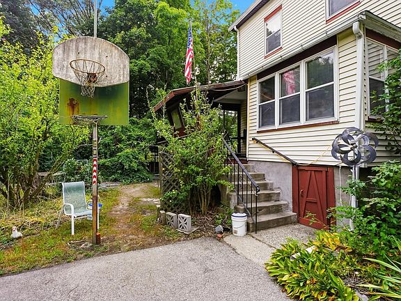 3rd image of 164 Green St