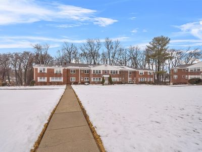 225 N Middletown Road #B, Pearl River, NY, 10965