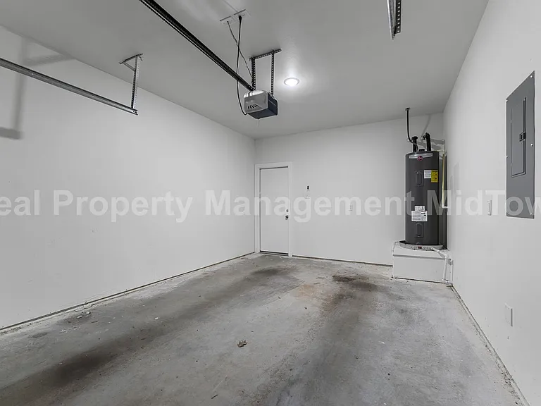 3331 Spring Ave — Photo 19