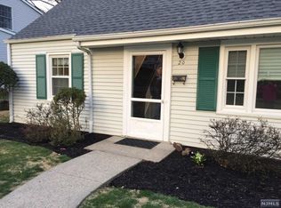 20 Deerfield Rd, Livingston, NJ 07039