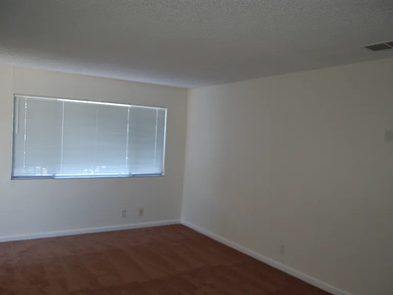 117 Sunset Cir #27 — Photo 8