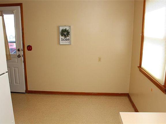 5th image of 1645 W 21st St