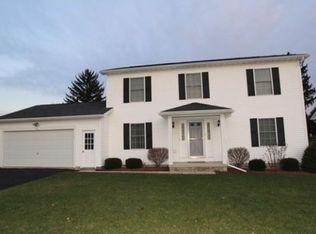 44 Cashmere Ln, Rochester, NY 14609