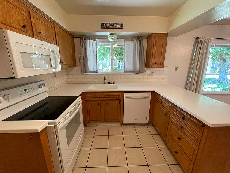 617 W Granger Ave #34 — Photo 8