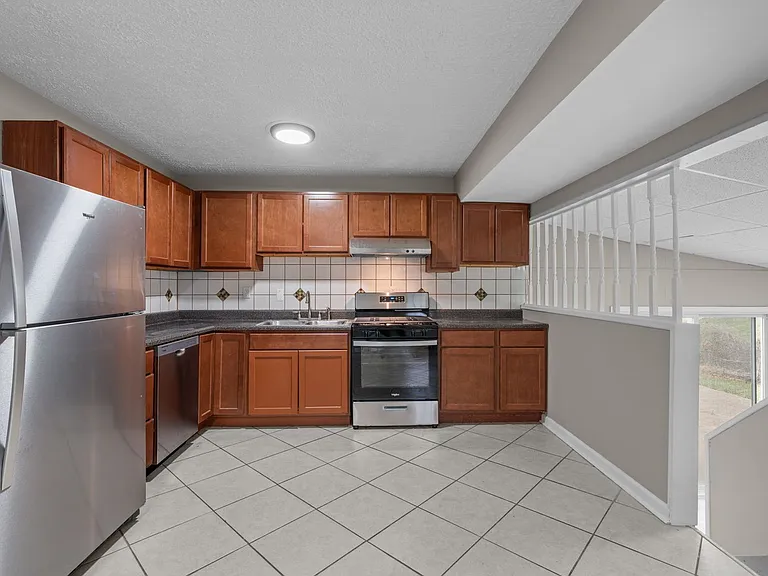 10518 Gretna Cir — Photo 9