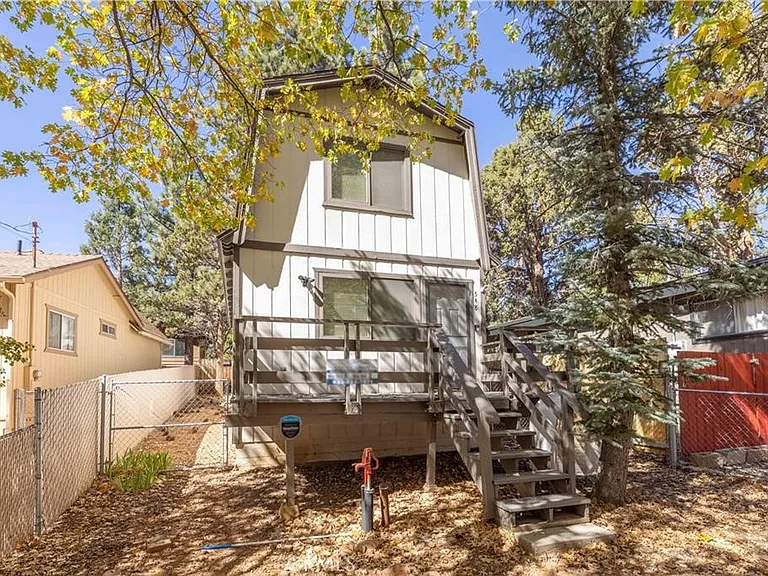 548 Moreno Ln — Photo 2