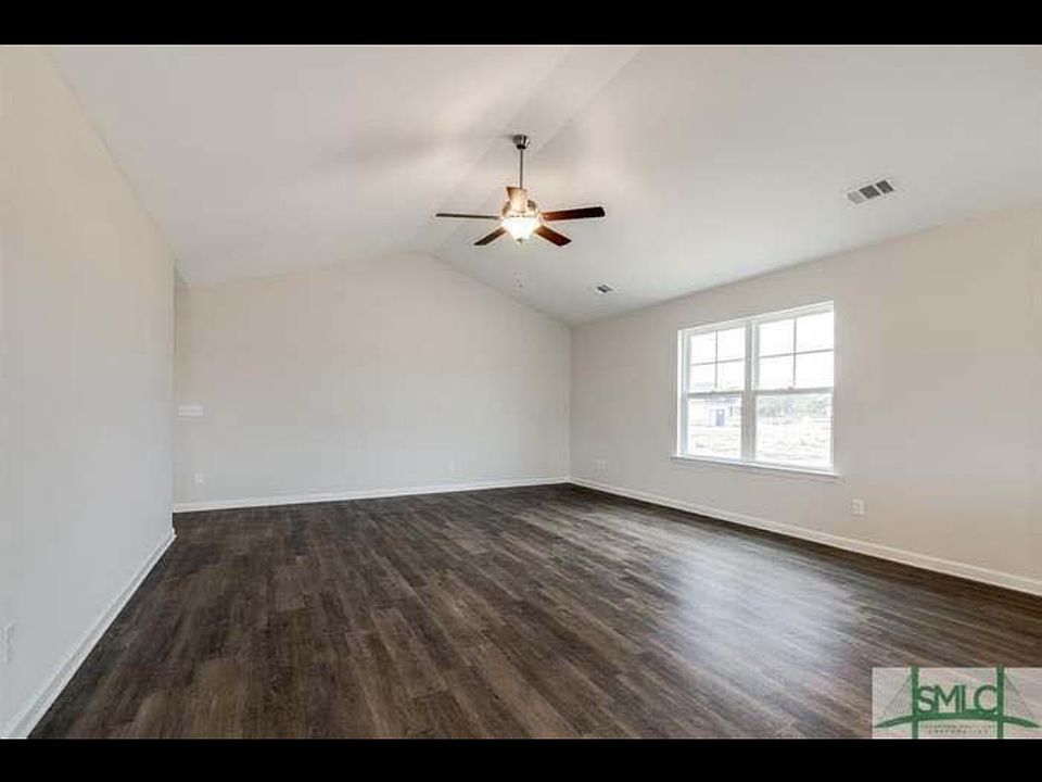 1st image of 120 Cook St