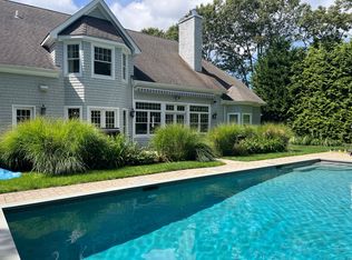 22 Cove Neck Ln, Southampton, NY 11968