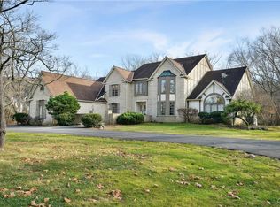 2154 Spring Valley Rd, Bethlehem, PA 18015