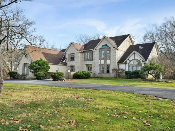 2154 Spring Valley Rd, Bethlehem, PA 18015