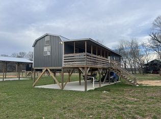 39 Nature Ln, Lobelville, TN 37097