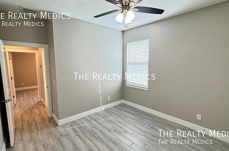 239 Hibiscus Ln — Photo 30