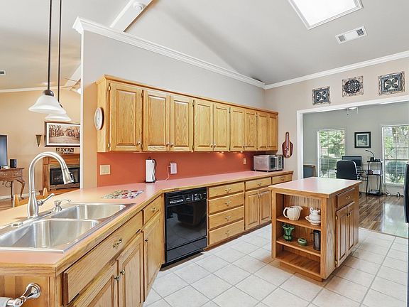 5th image of 108 Alexwood Dr