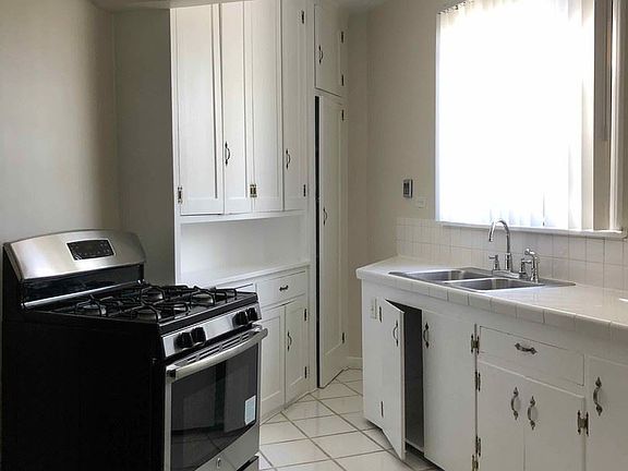 3rd image of 7733 Hampton Ave APT 2