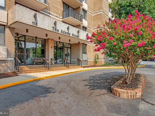 118 Monroe St APT 1005, Rockville, MD 20850