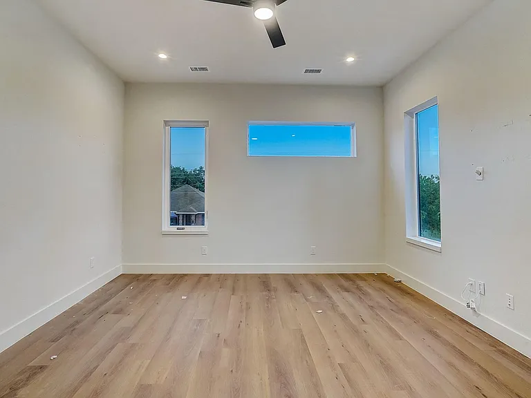 1719 Homeland St — Photo 27