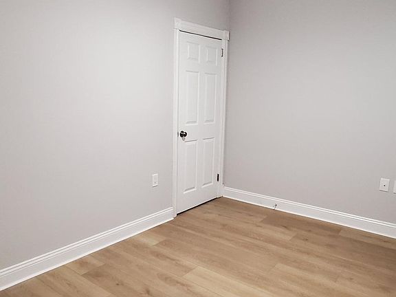 5th image of 414 W 1st Ave #A