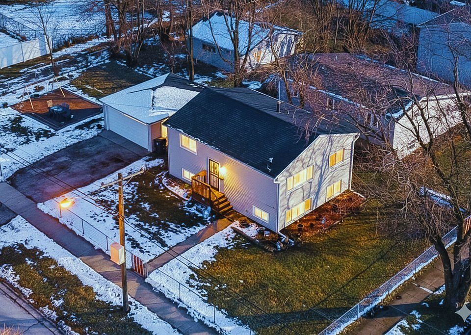 1st image of 16207 Justine St