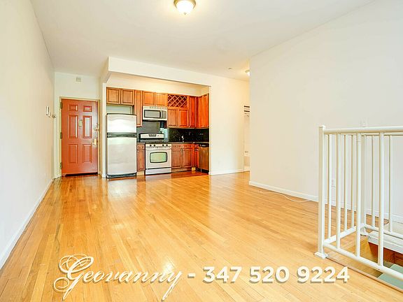 3rd image of 370 Menahan St #A1r
