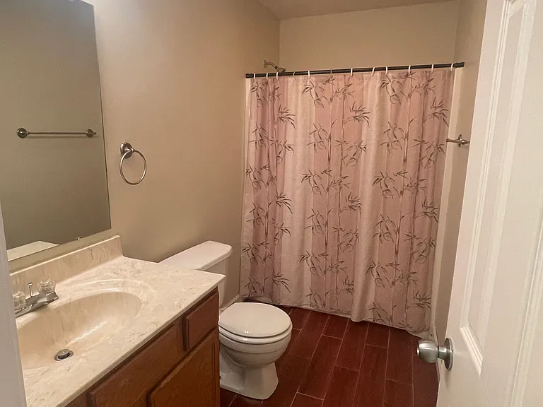Oakview Dr — Photo 8