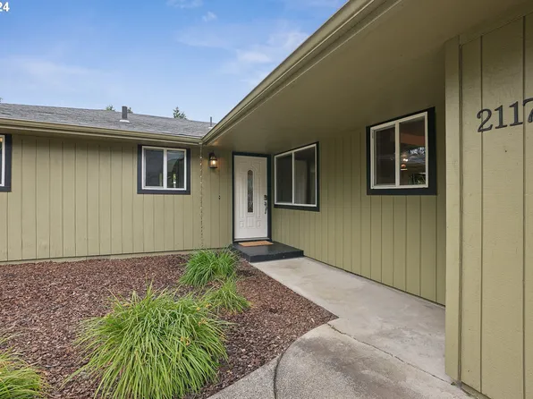 2117 Willamette Falls Dr, West Linn, OR 97068