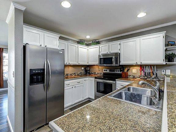 2nd image of 2212 E Meadow Blvd