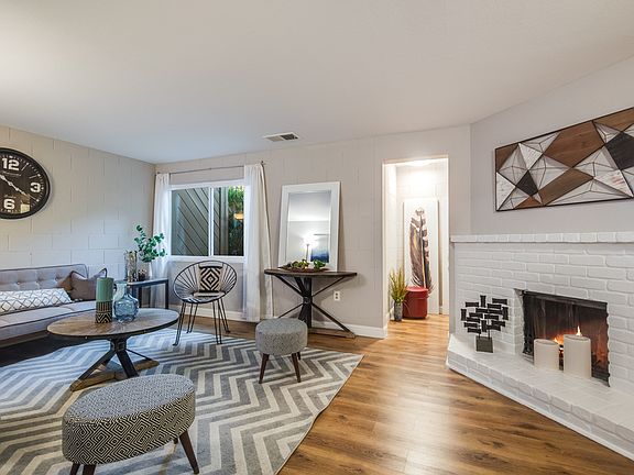3rd image of 6078 Calle De Amor