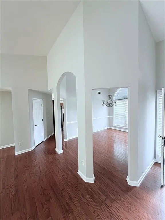 4 bed, 2.0 bath, 1851 sqft, $2,300 — Photo 4