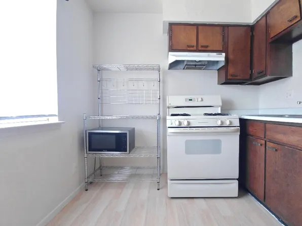Bright 2 Bed with Utilities Included in Nob Hill, 313 Girard Blvd SE #2, Albuquerque, NM 87106