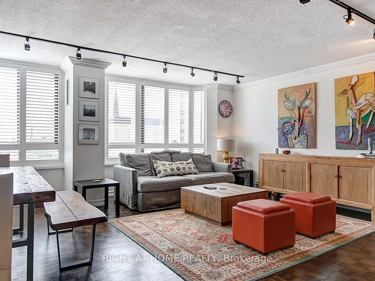 280 Simcoe St #1405 — Photo 8