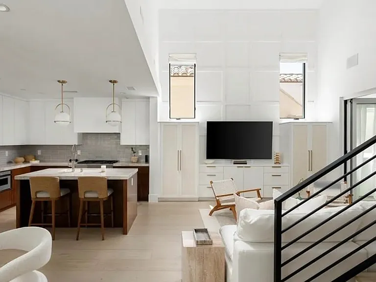 428 Fernleaf Ave — Photo 8