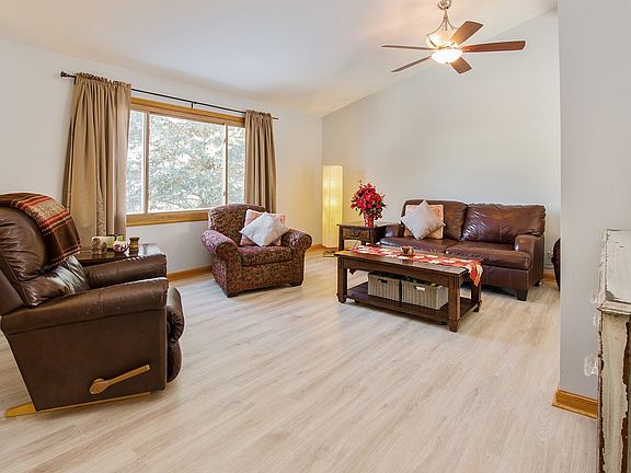 VAULTED CEILINGS IN LIVING ROOM