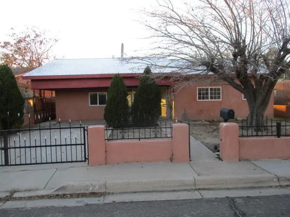 347 62nd St NW, Albuquerque, NM 87105