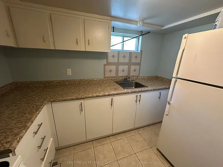 186 Maurice Dr #BASEMENT — Photo 8