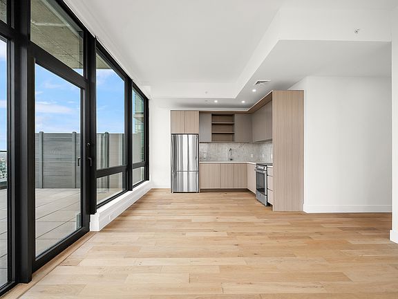 5th image of 20 Rockwell Pl #3602F