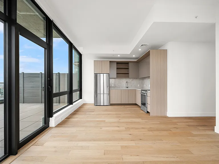 20 Rockwell Pl #Penthouse 3908D — Photo 6