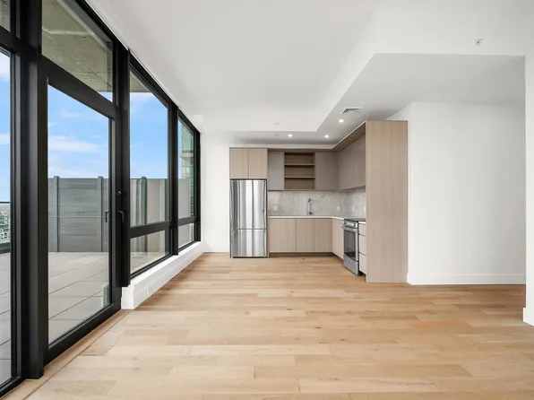 20 Rockwell Place image 1 of 35