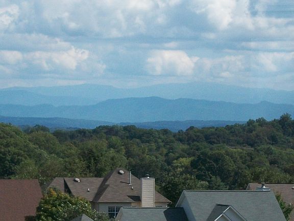 3rd image of 5622 Summitridge Ln