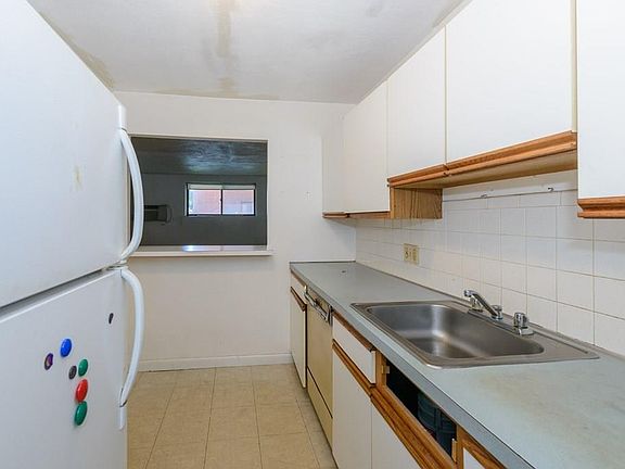 2nd image of 1100 Governors Dr APT 8