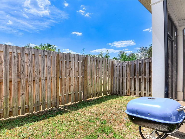 1055 Linsmore Ave — Photo 36