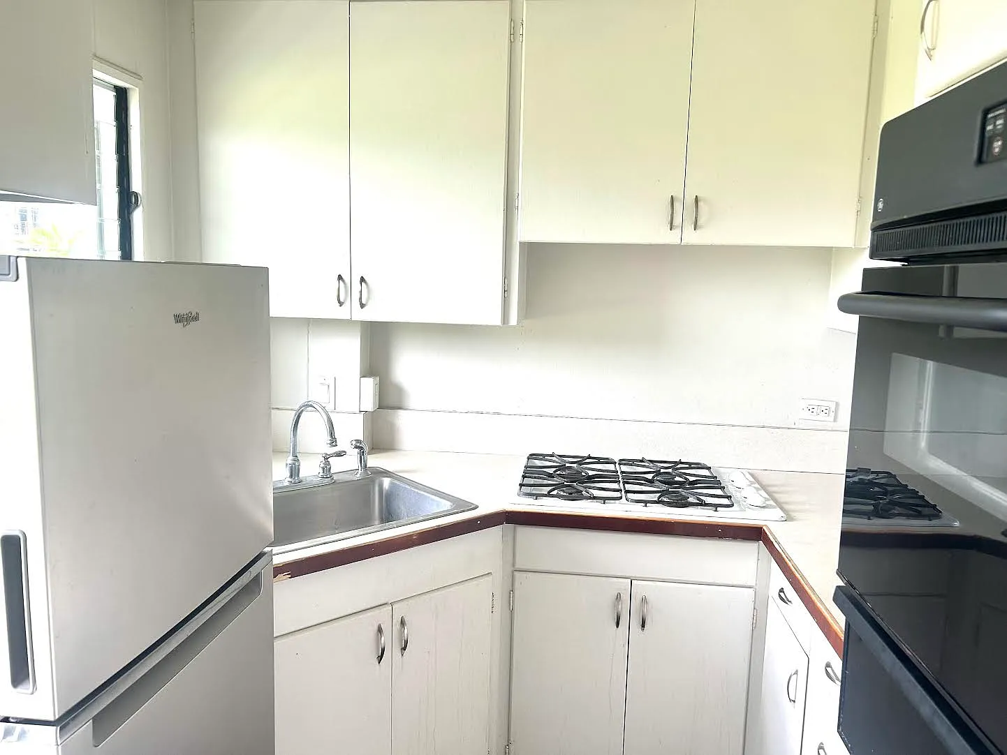 2 bed, 600 sqft, $2,400 — Photo 3