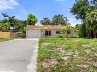 215 NW 35th St, Boca Raton, FL 33431