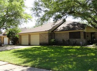 15710 Roxton Ridge Dr, Webster, TX 77598