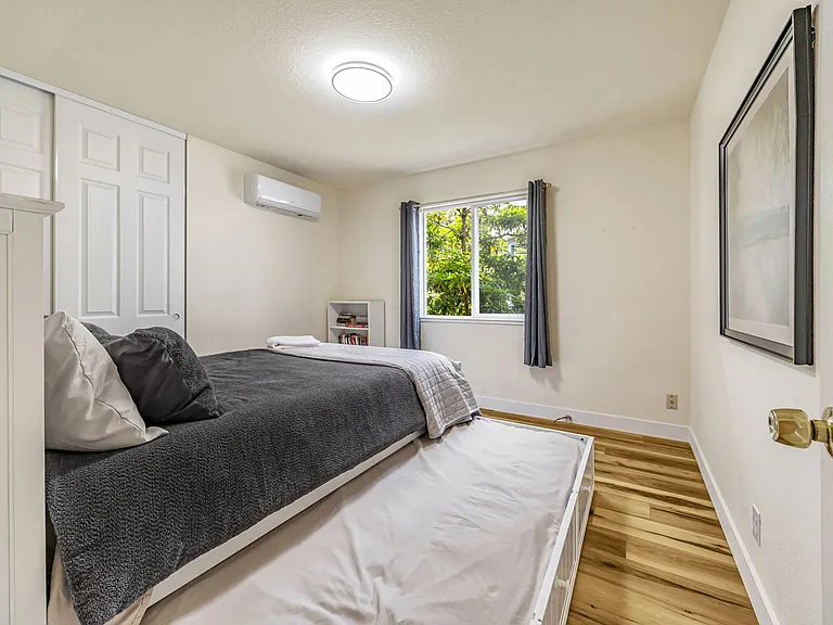 Madrona Ave — Photo 15