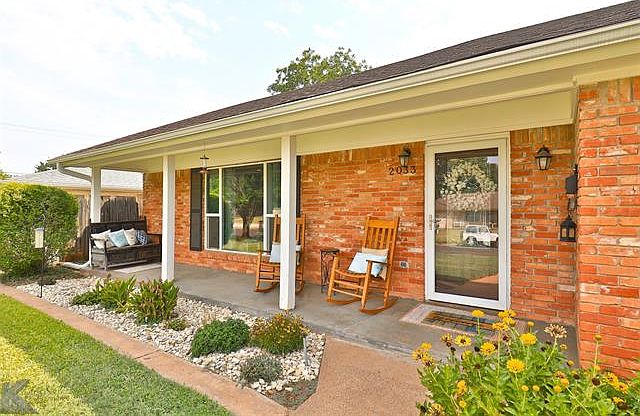 1st image of 2033 Brentwood Dr
