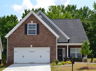 2000 Heron Pointe Dr, Whitsett, NC 27377