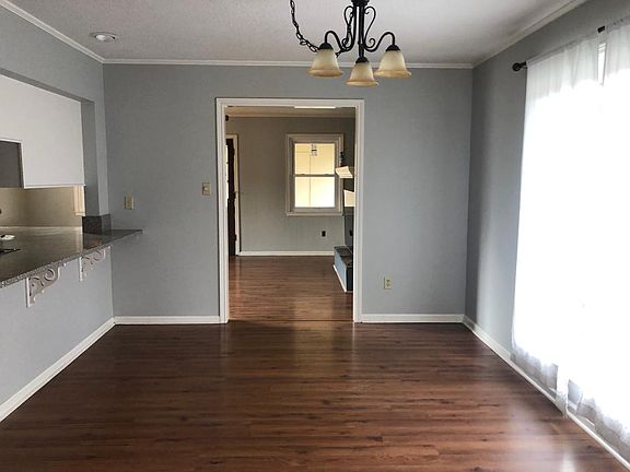 5th image of 109 Wisteria Dr