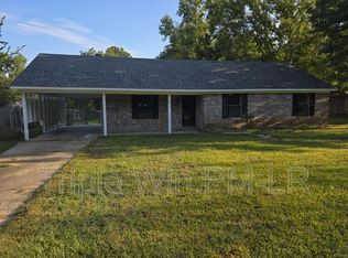 8 Helen St, Ward, AR 72176