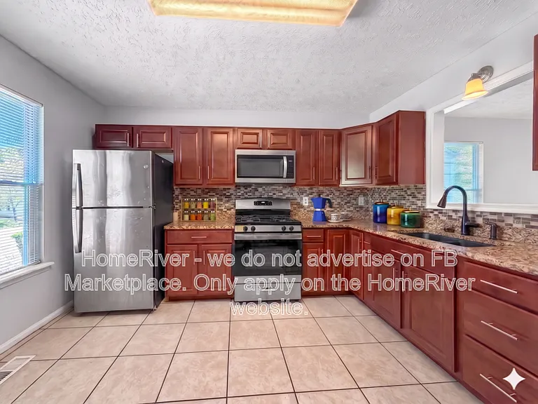 8300 Wynewood Ct — Photo 5